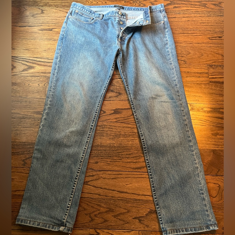 A.P.C. Men’s Straight-Leg Jeans in Light Blue Denim